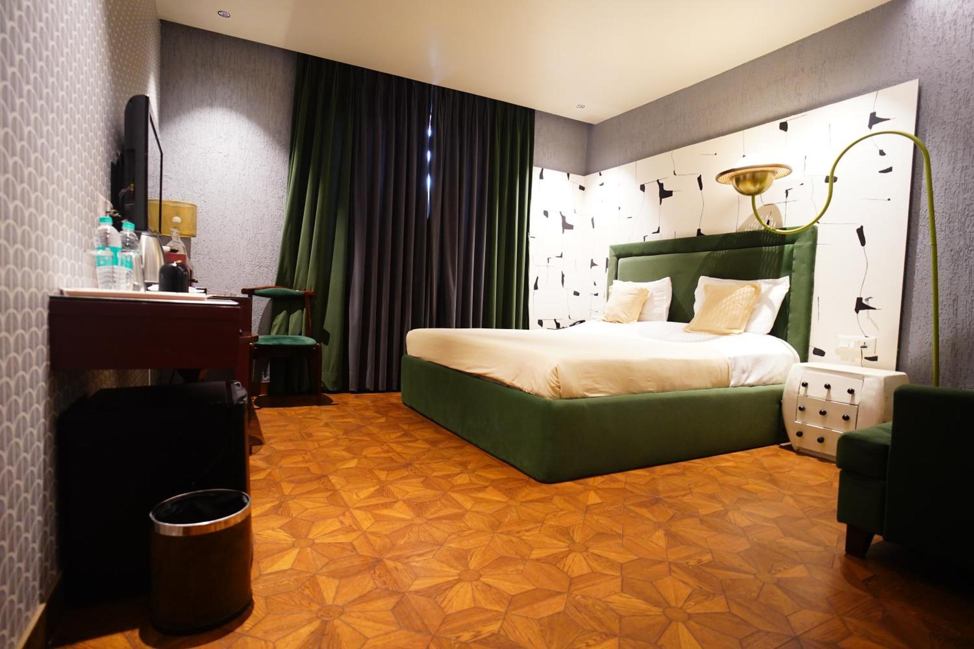 The Grand Vikalp By Saga Hotels Нью-Дели Экстерьер фото